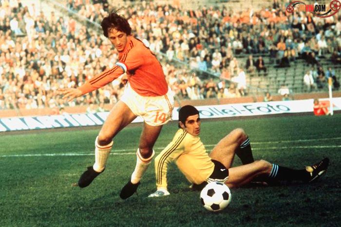 Johan Cruyff ví như “vị Thánh” của Hà Lan và Barcelona
